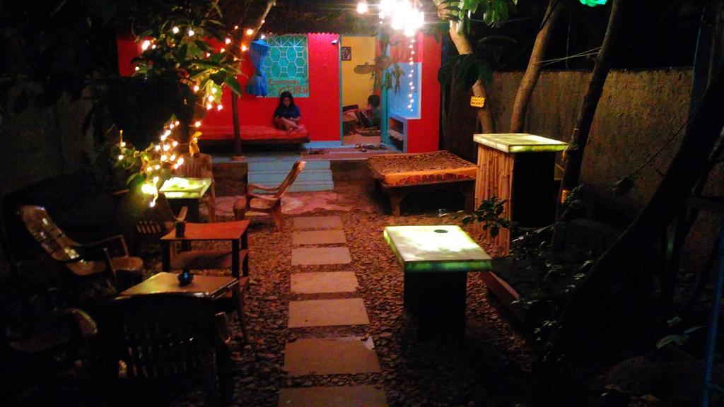 Bricks And Bamboo Hostel Anjuna Buitenkant foto