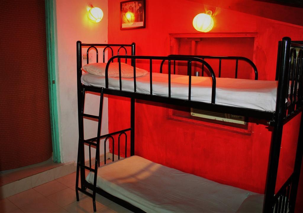Bricks And Bamboo Hostel Anjuna Buitenkant foto
